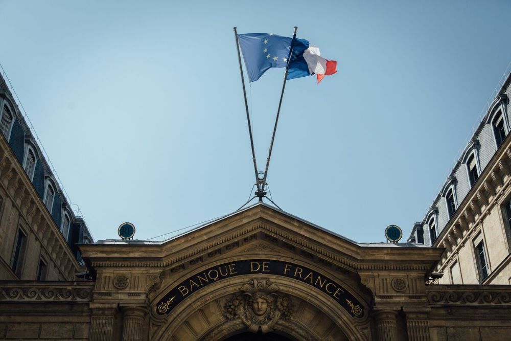 French Banks Resilient Amid Political Turbulence